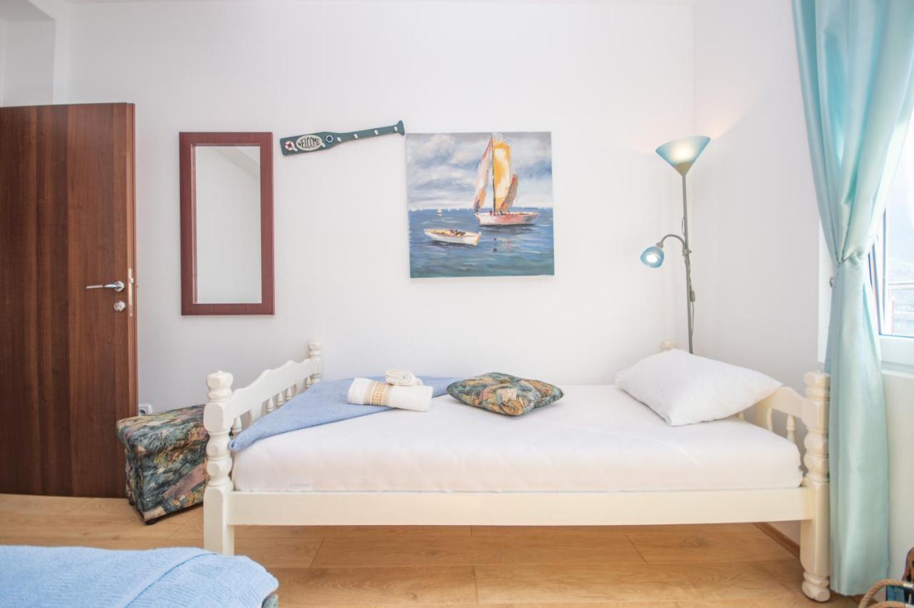 Apartmani Mrsic Risan Dış mekan fotoğraf