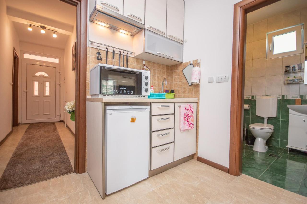 Apartmani Mrsic Risan Dış mekan fotoğraf