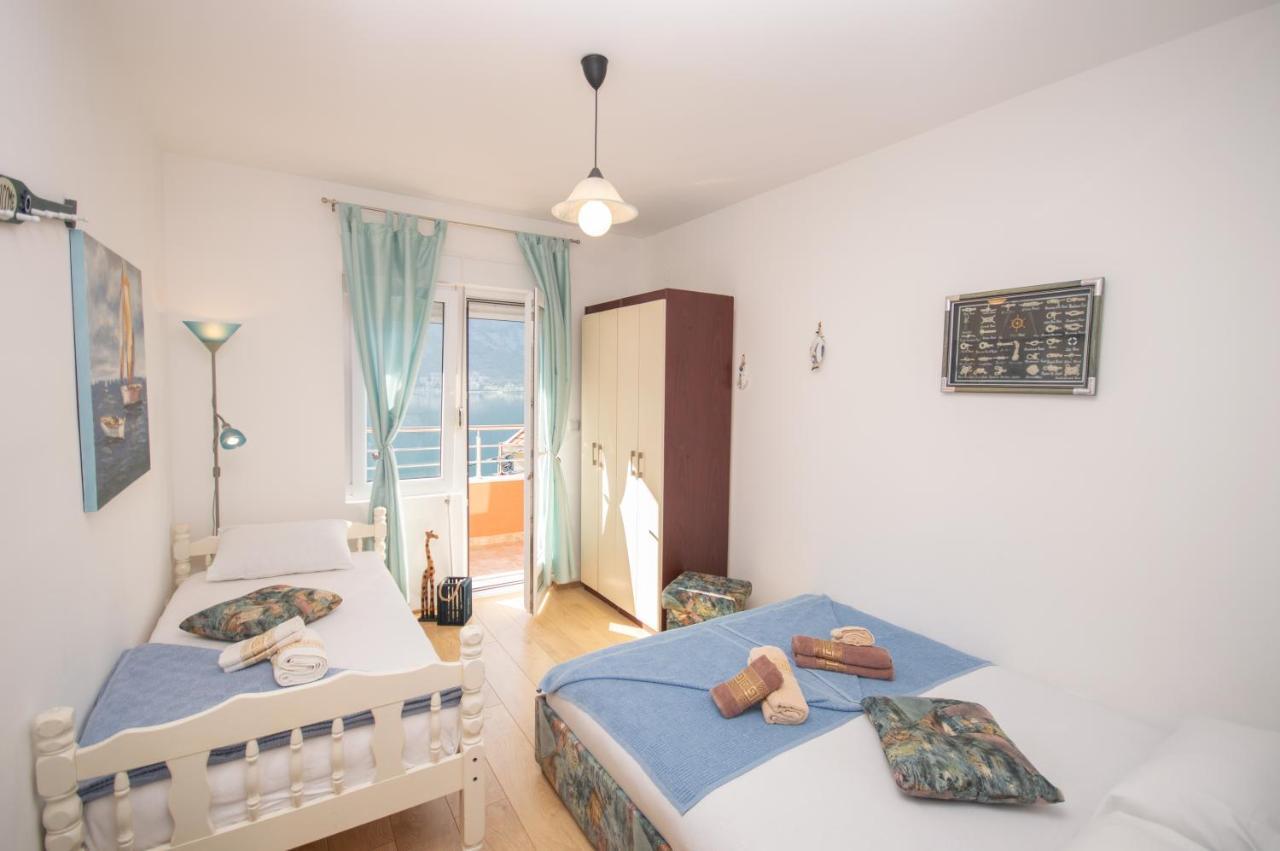 Apartmani Mrsic Risan Dış mekan fotoğraf